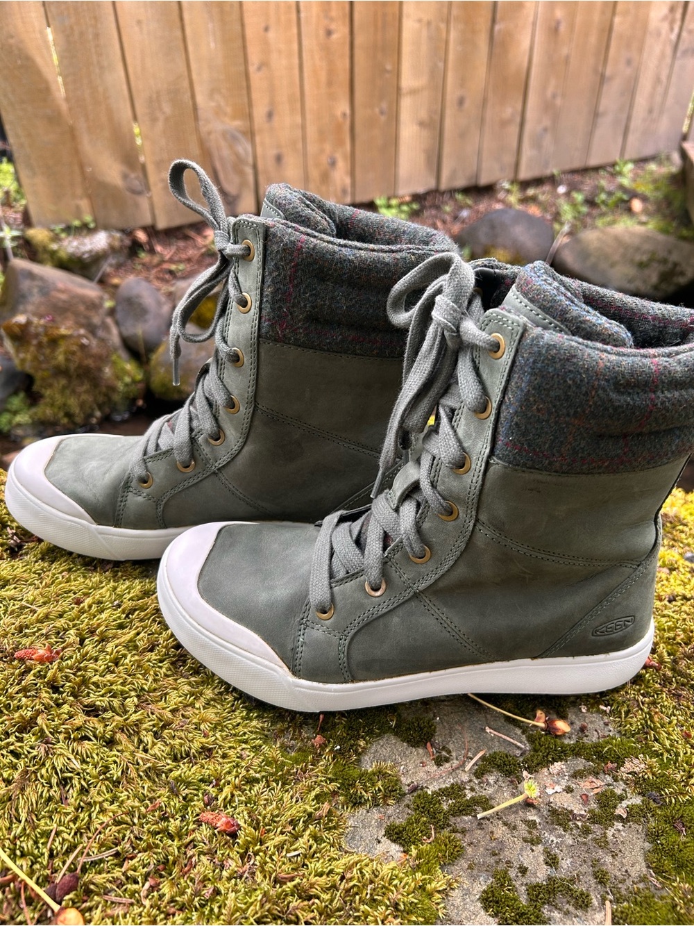 KEEN Women's Elena Mid Boot - Size 6